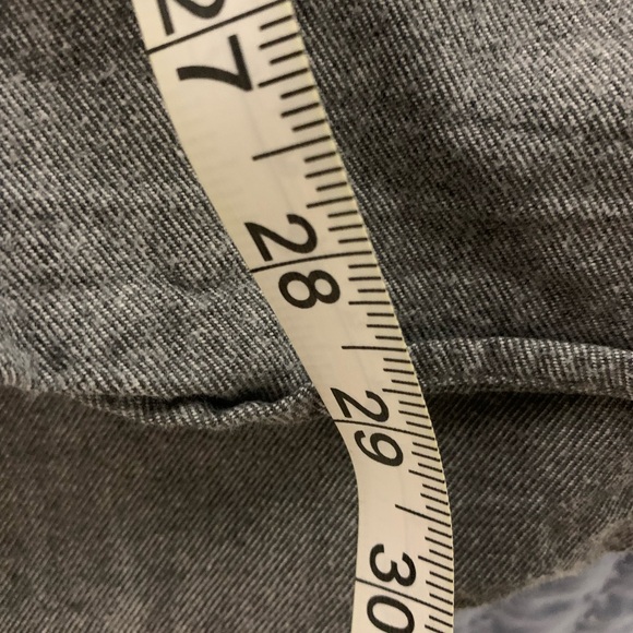 Men’s XL Grey with college patches Goodfellow button up. Only worn twice! - Picture 5 of 5